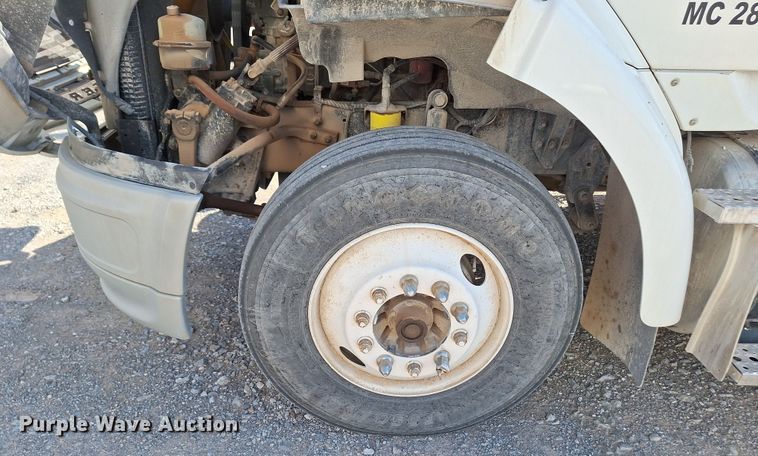 image for item EQ2311 2007 Sterling A-Line semi truck