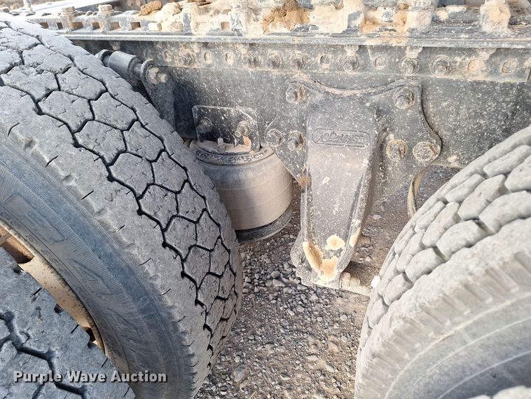 image for item EQ2311 2007 Sterling A-Line semi truck