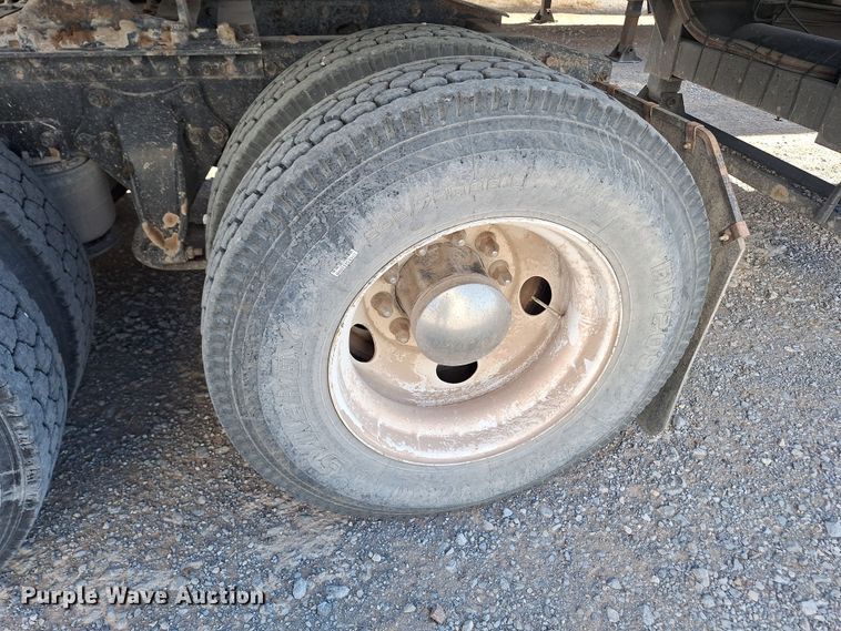 image for item EQ2311 2007 Sterling A-Line semi truck