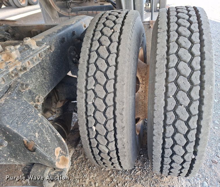 image for item EQ2311 2007 Sterling A-Line semi truck