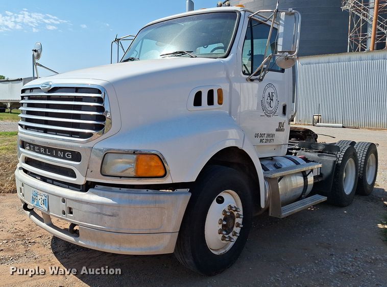 image for item EQ2312 2007 Sterling A-Line semi truck