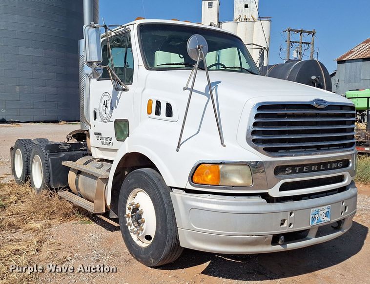 image for item EQ2312 2007 Sterling A-Line semi truck
