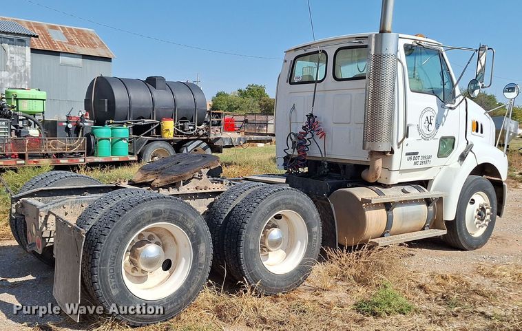 image for item EQ2312 2007 Sterling A-Line semi truck