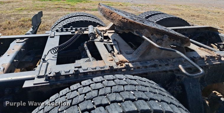 image for item EQ2312 2007 Sterling A-Line semi truck