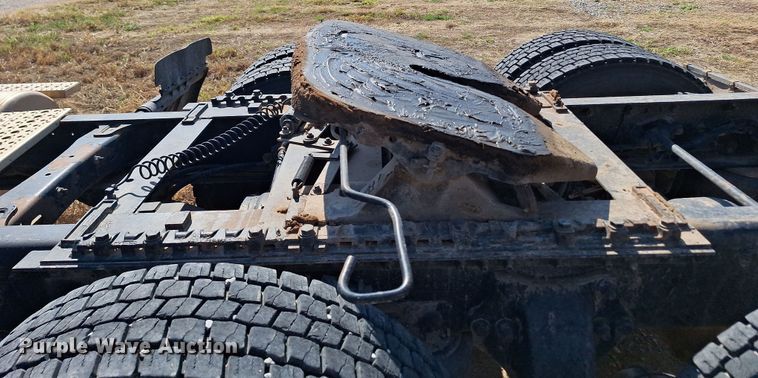 image for item EQ2312 2007 Sterling A-Line semi truck