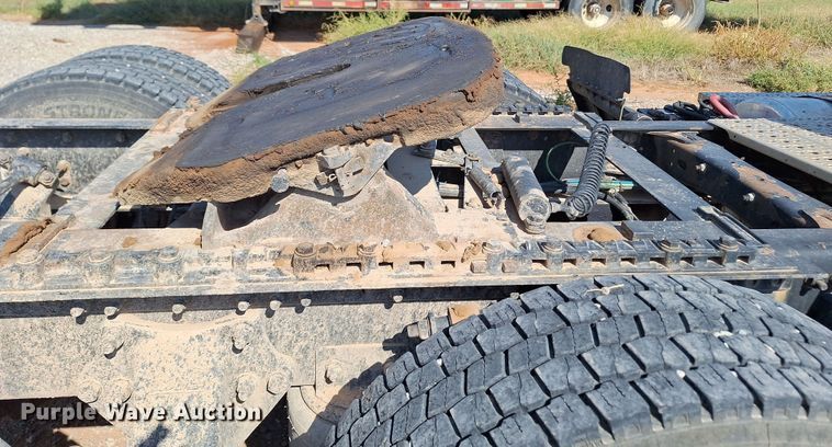 image for item EQ2312 2007 Sterling A-Line semi truck