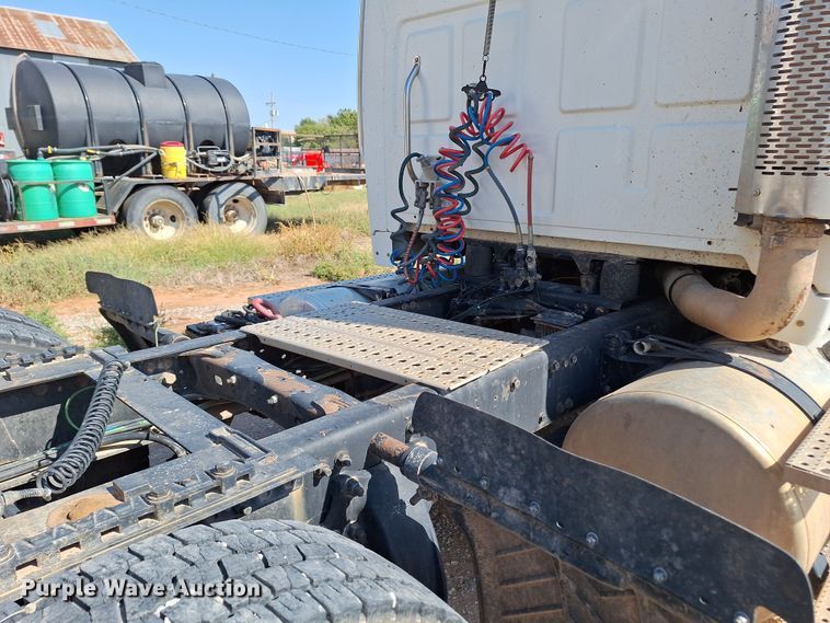 image for item EQ2312 2007 Sterling A-Line semi truck