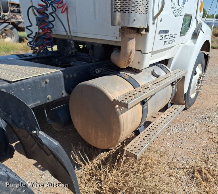 image for item EQ2312 2007 Sterling A-Line semi truck