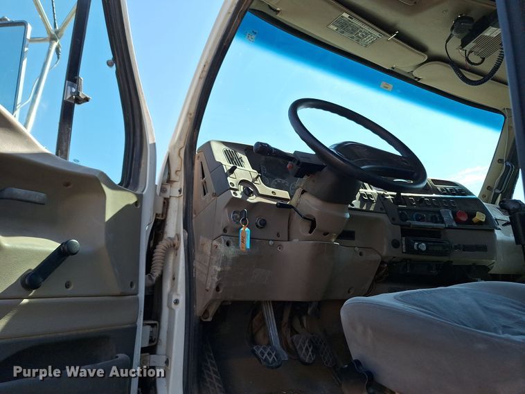 image for item EQ2312 2007 Sterling A-Line semi truck