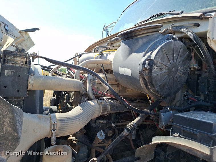 image for item EQ2312 2007 Sterling A-Line semi truck