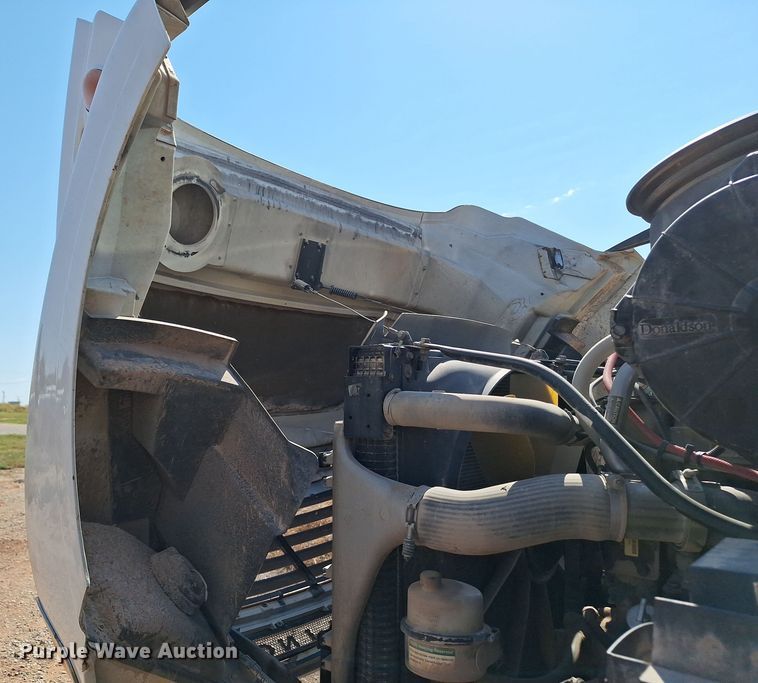 image for item EQ2312 2007 Sterling A-Line semi truck