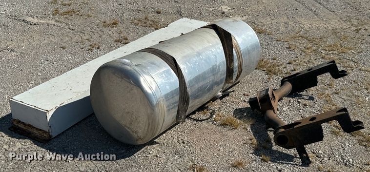 image for item JE9370 Truck parts