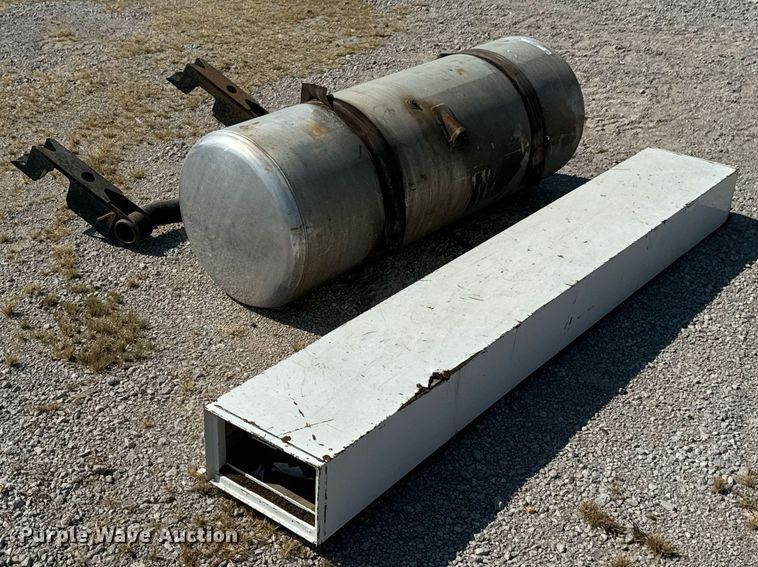 image for item JE9370 Truck parts