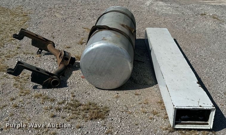 image for item JE9370 Truck parts