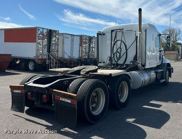 image for item LR9513 2015 Mack CXU613 semi truck