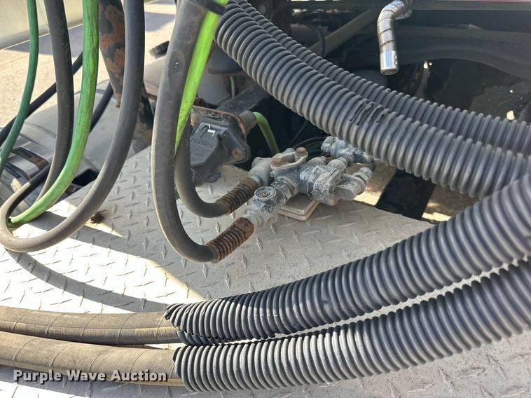 image for item LR9513 2015 Mack CXU613 semi truck