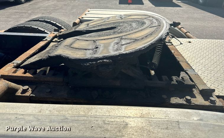 image for item LR9513 2015 Mack CXU613 semi truck