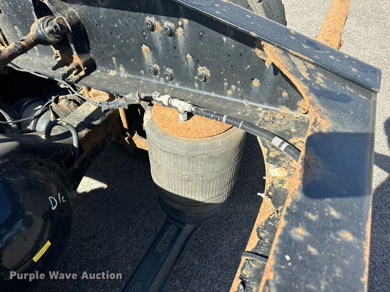 image for item LR9513 2015 Mack CXU613 semi truck