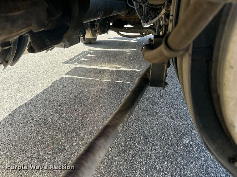 image for item LR9513 2015 Mack CXU613 semi truck