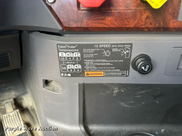 image for item LR9513 2015 Mack CXU613 semi truck