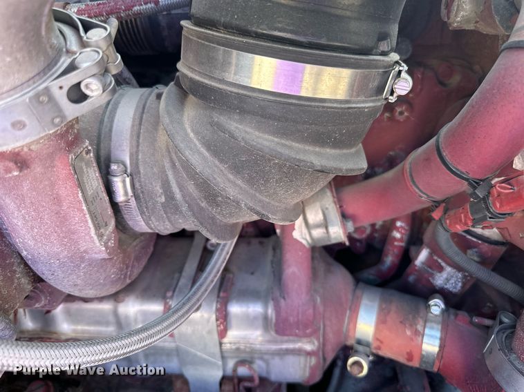 image for item LR9513 2015 Mack CXU613 semi truck