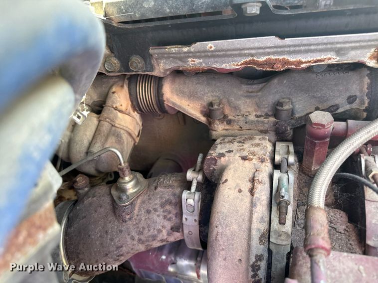 image for item LR9513 2015 Mack CXU613 semi truck