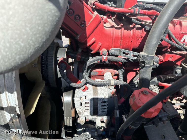 image for item LR9513 2015 Mack CXU613 semi truck