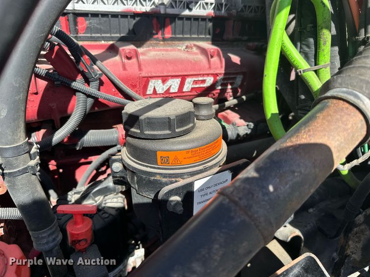 image for item LR9513 2015 Mack CXU613 semi truck