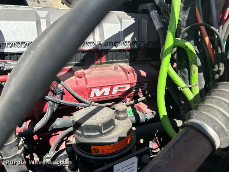 image for item LR9513 2015 Mack CXU613 semi truck