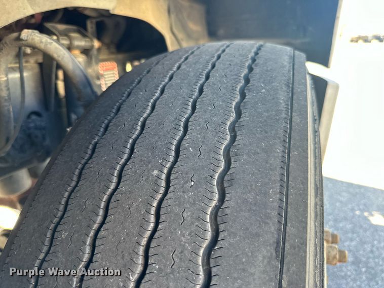 image for item LR9513 2015 Mack CXU613 semi truck