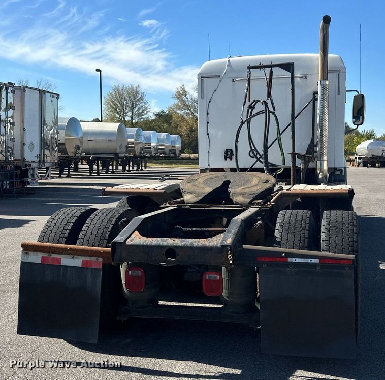 image for item LR9514 2014 Mack CXU613 semi truck