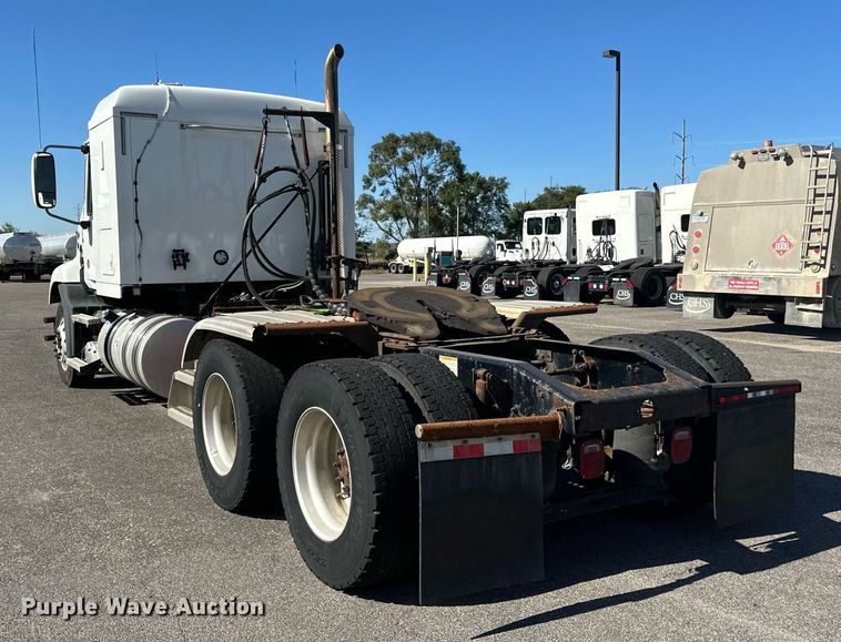 image for item LR9514 2014 Mack CXU613 semi truck