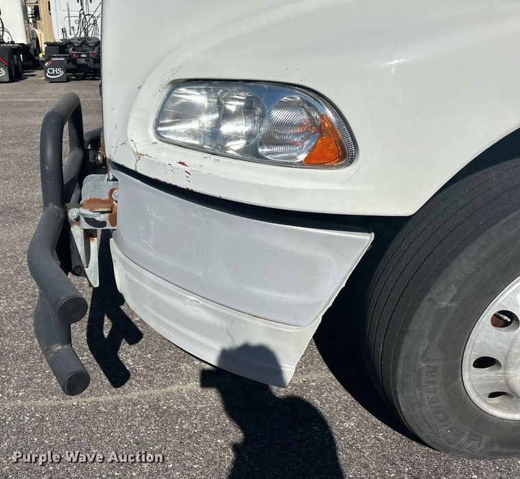 image for item LR9514 2014 Mack CXU613 semi truck