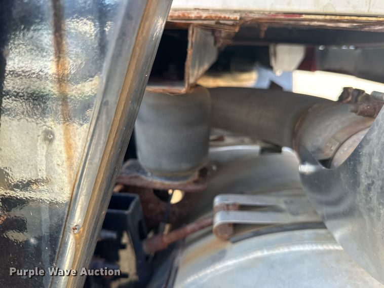 image for item LR9514 2014 Mack CXU613 semi truck