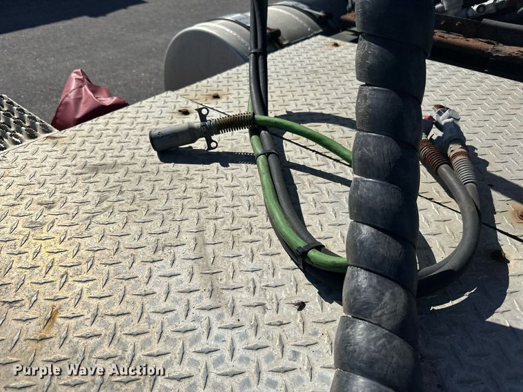 image for item LR9514 2014 Mack CXU613 semi truck