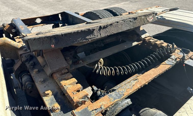 image for item LR9514 2014 Mack CXU613 semi truck