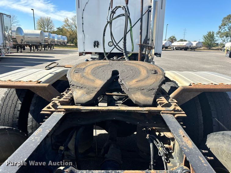 image for item LR9514 2014 Mack CXU613 semi truck