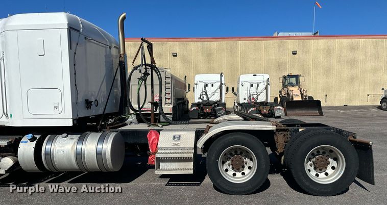 image for item LR9514 2014 Mack CXU613 semi truck