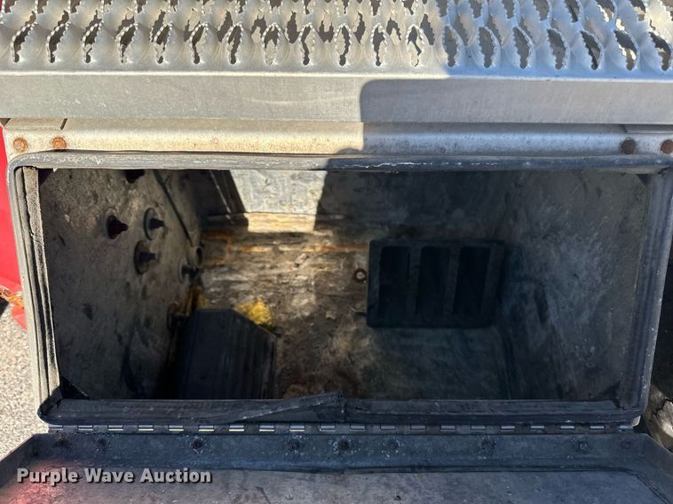 image for item LR9514 2014 Mack CXU613 semi truck