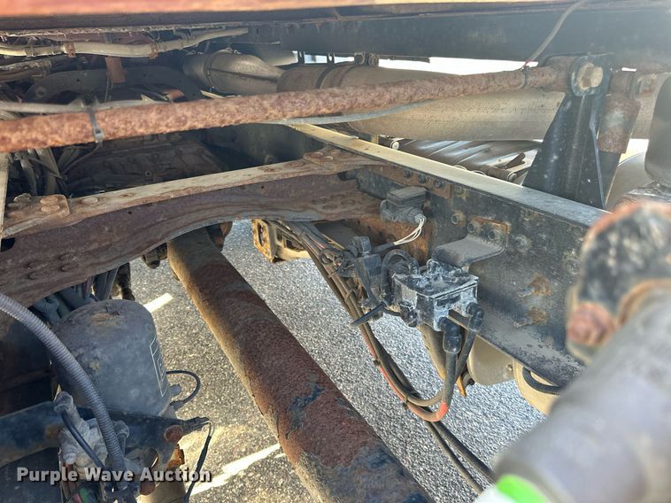 image for item LR9514 2014 Mack CXU613 semi truck