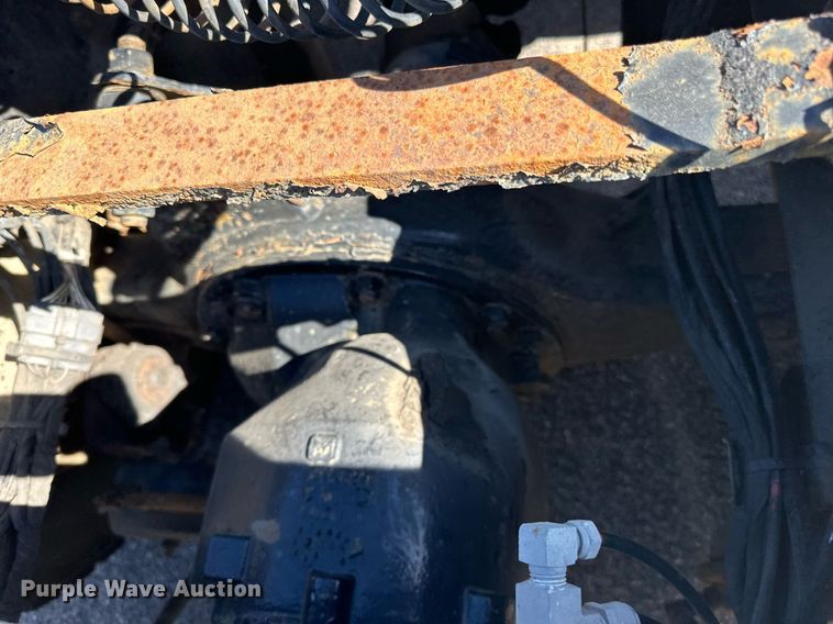 image for item LR9514 2014 Mack CXU613 semi truck