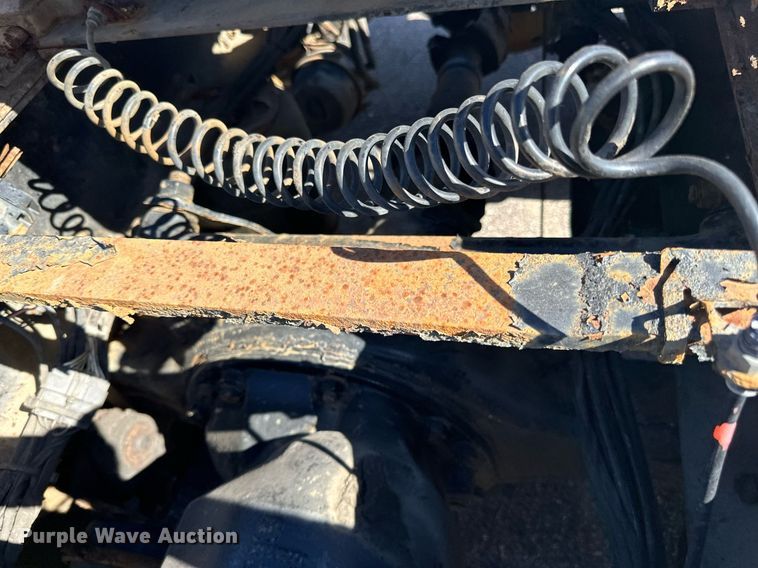 image for item LR9514 2014 Mack CXU613 semi truck