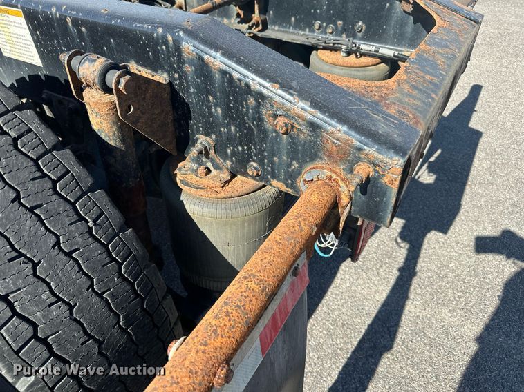 image for item LR9514 2014 Mack CXU613 semi truck