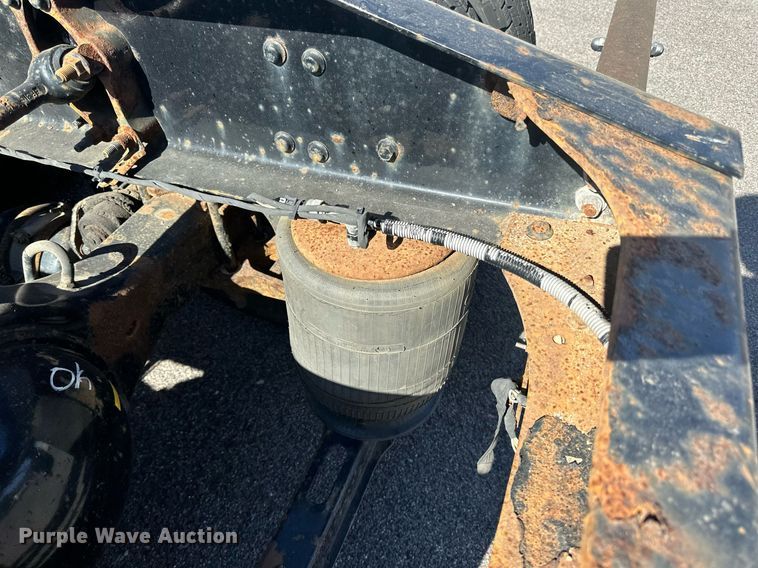 image for item LR9514 2014 Mack CXU613 semi truck