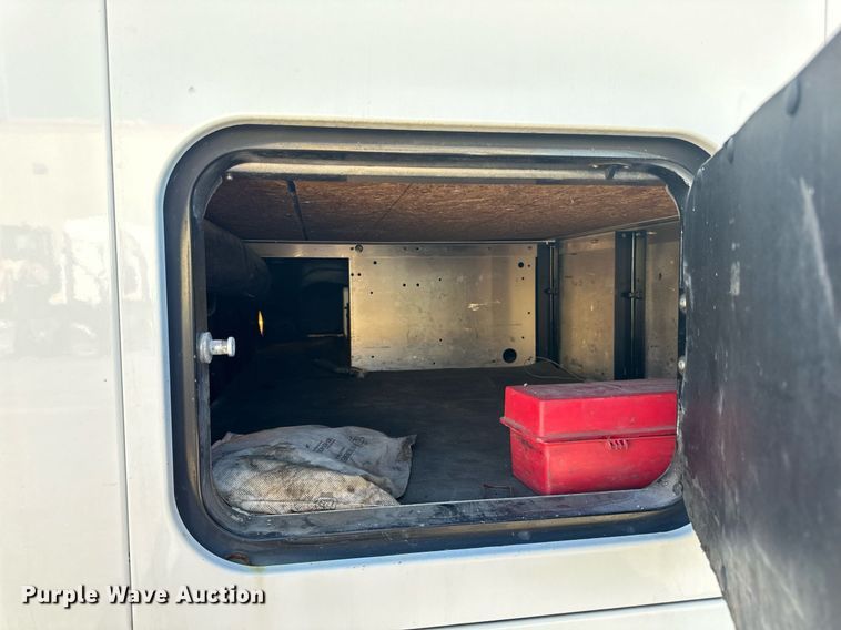 image for item LR9514 2014 Mack CXU613 semi truck