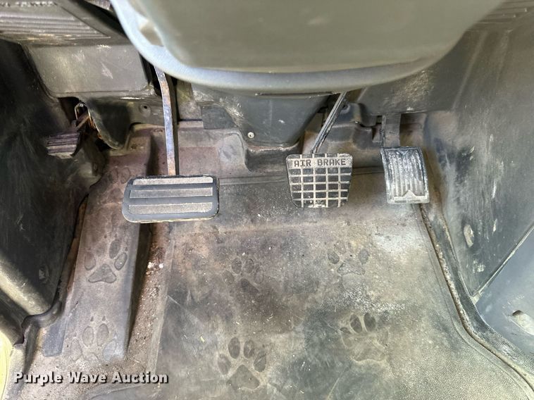 image for item LR9514 2014 Mack CXU613 semi truck