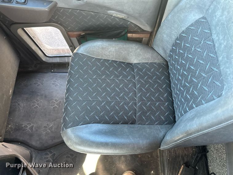 image for item LR9514 2014 Mack CXU613 semi truck