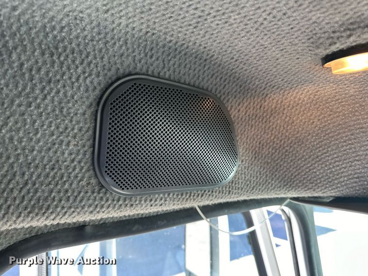 image for item LR9514 2014 Mack CXU613 semi truck