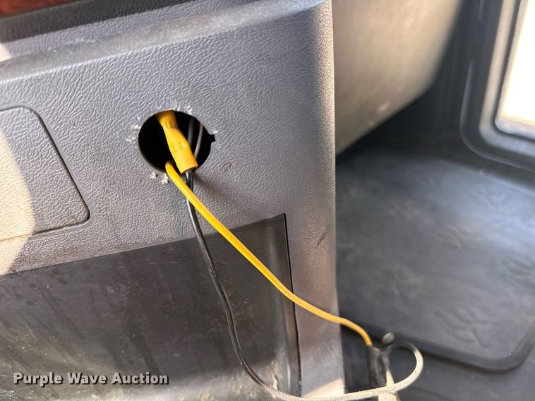 image for item LR9514 2014 Mack CXU613 semi truck