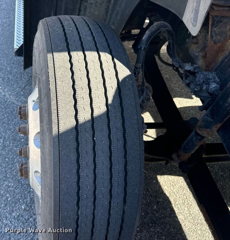 image for item LR9514 2014 Mack CXU613 semi truck